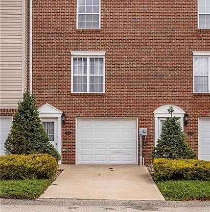 3rd image of 632 Donavin Dr #632