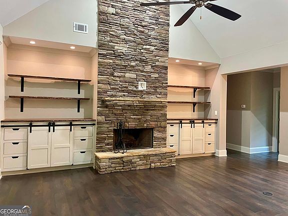 2nd image of 497 Oak Forest Dr