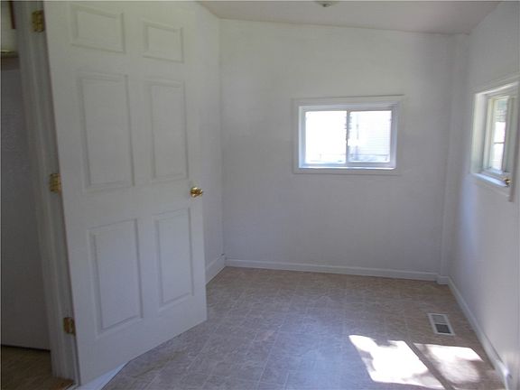 5th image of 419 S South 7th St