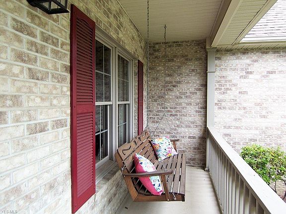 3rd image of 716 Saddlebrook Dr