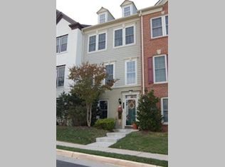 190 Flowering Dogwood Ter, Leesburg, VA 20175
