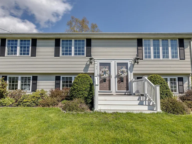 71 Maxwell Dr — Photo 25