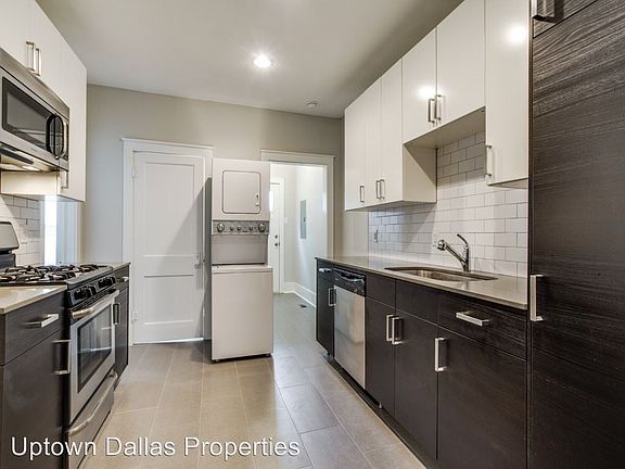 3rd image of 2650 Gladstone Dr