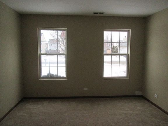 2nd image of 667 Ottawa Dr