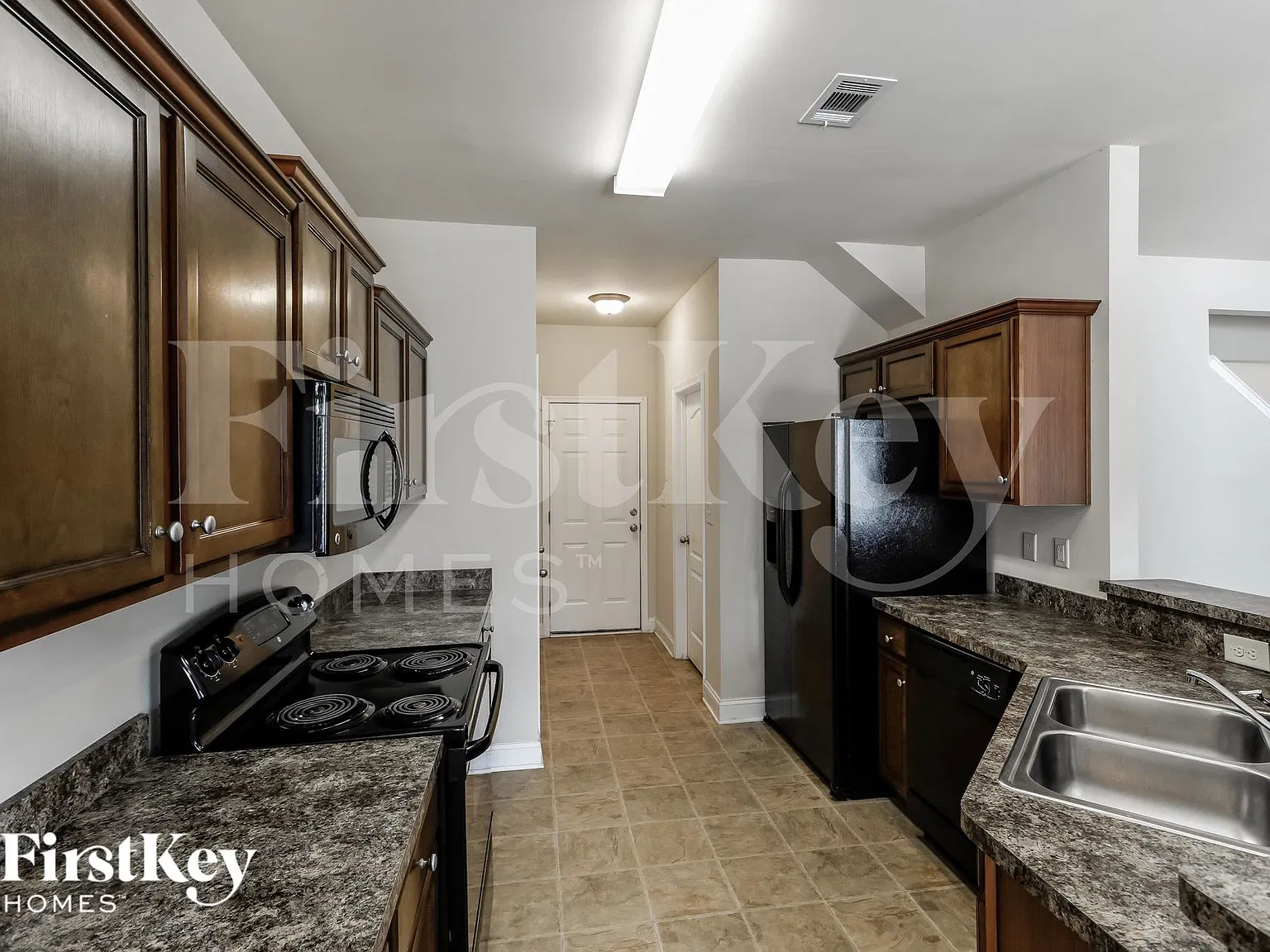 3 bed, 2.5 bath, 1860 sqft, $2,295 — Photo 4