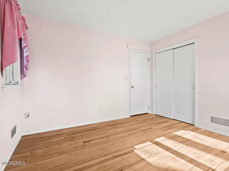 9 Abis Pl — Photo 25