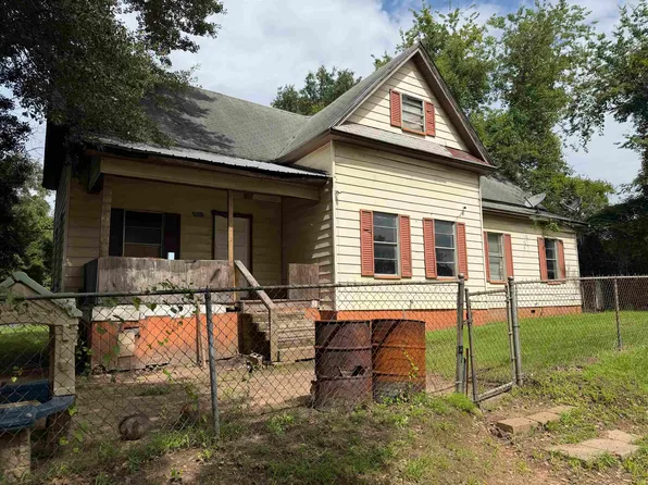1001 Twyman St, Marshall, TX 75670