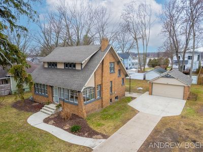 587 S Shore Dr, Holland, MI, 49423