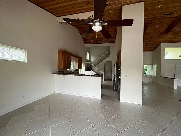 4020 NW 24th Ter — Photo 15