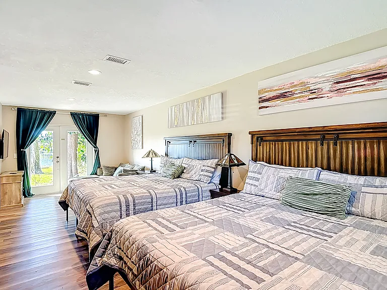 17208 Orangewood Dr — Photo 31