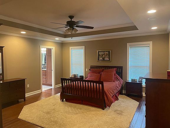 3rd image of 4596 Fairvue Farm Ct