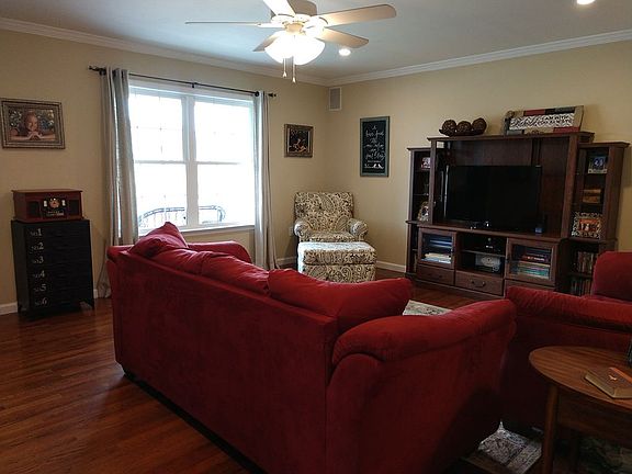 4th image of 62 Autumn Bluff Dr