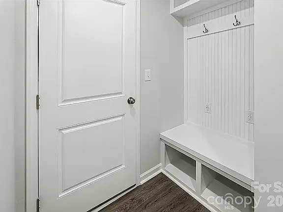 520 Bond St — Photo 26