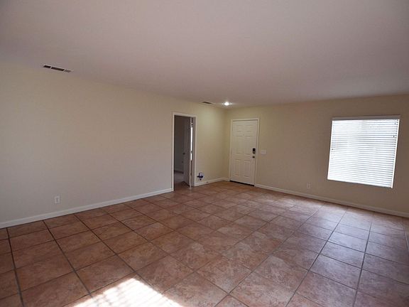 3rd image of 43251 Fleetwood Dr