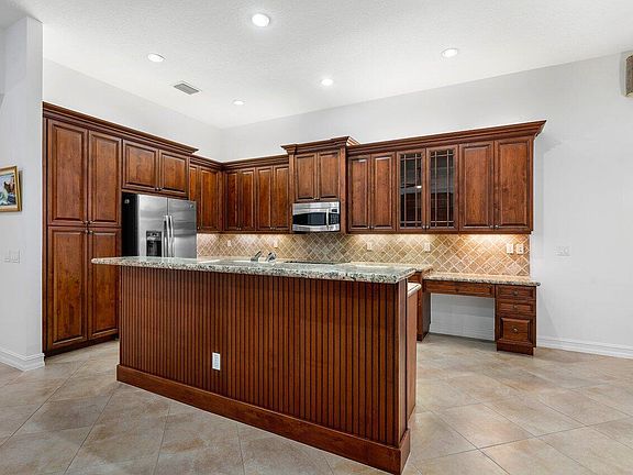 4th image of 10860 Green Valley Walk