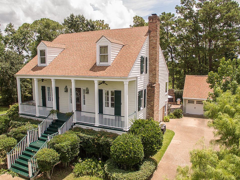 1st image of 480 Cove Dr