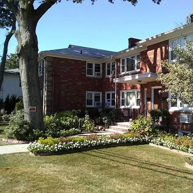 2 bed, 850 sqft, $2,600 — Photo 1