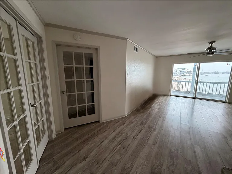 500 Tiki Dr #103 — Photo 3