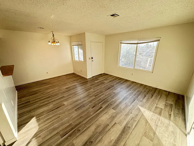 2036 Crawford St #C — Photo 7