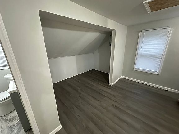4th image of 878 E Forest Ave #2