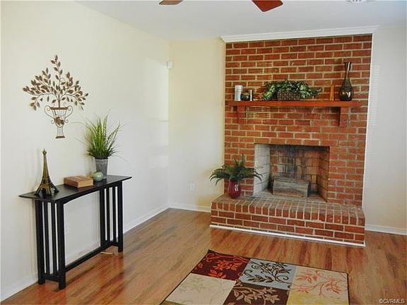 3rd image of 8830 Firethorne Ln