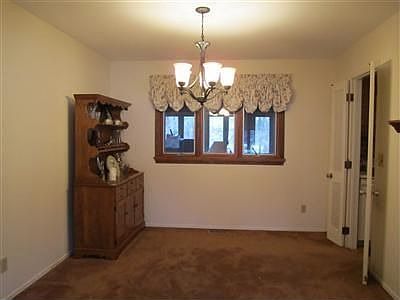 5th image of 905 Heathshire Dr