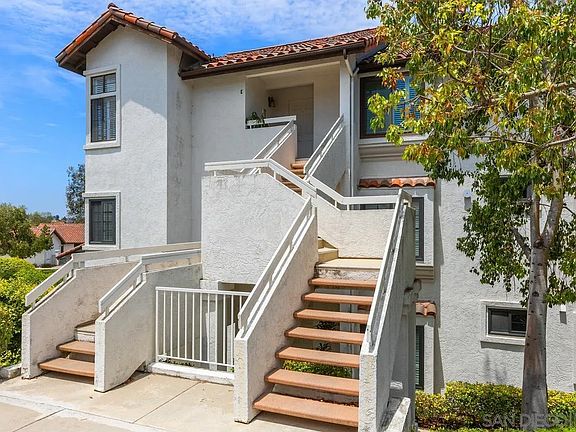 3rd image of 16424 Avenida Venusto Unit E