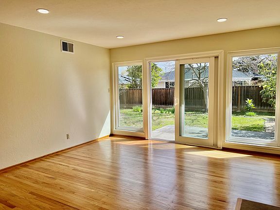 4th image of 1638 Quail Ave