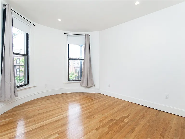 209 W Newton St #3 — Photo 15