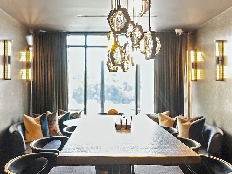 Madison West Elm — Photo 28