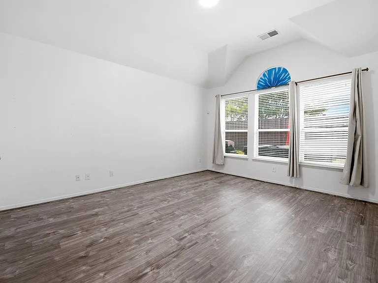 5002 Rollingstone Rd — Photo 16