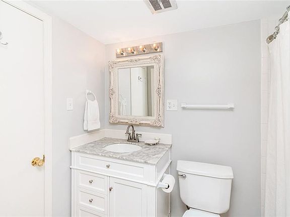 4th image of 4009 Old Shell Rd APT C3