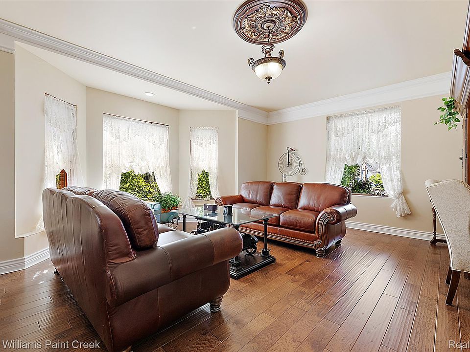 328 S Broadway St, photo 10