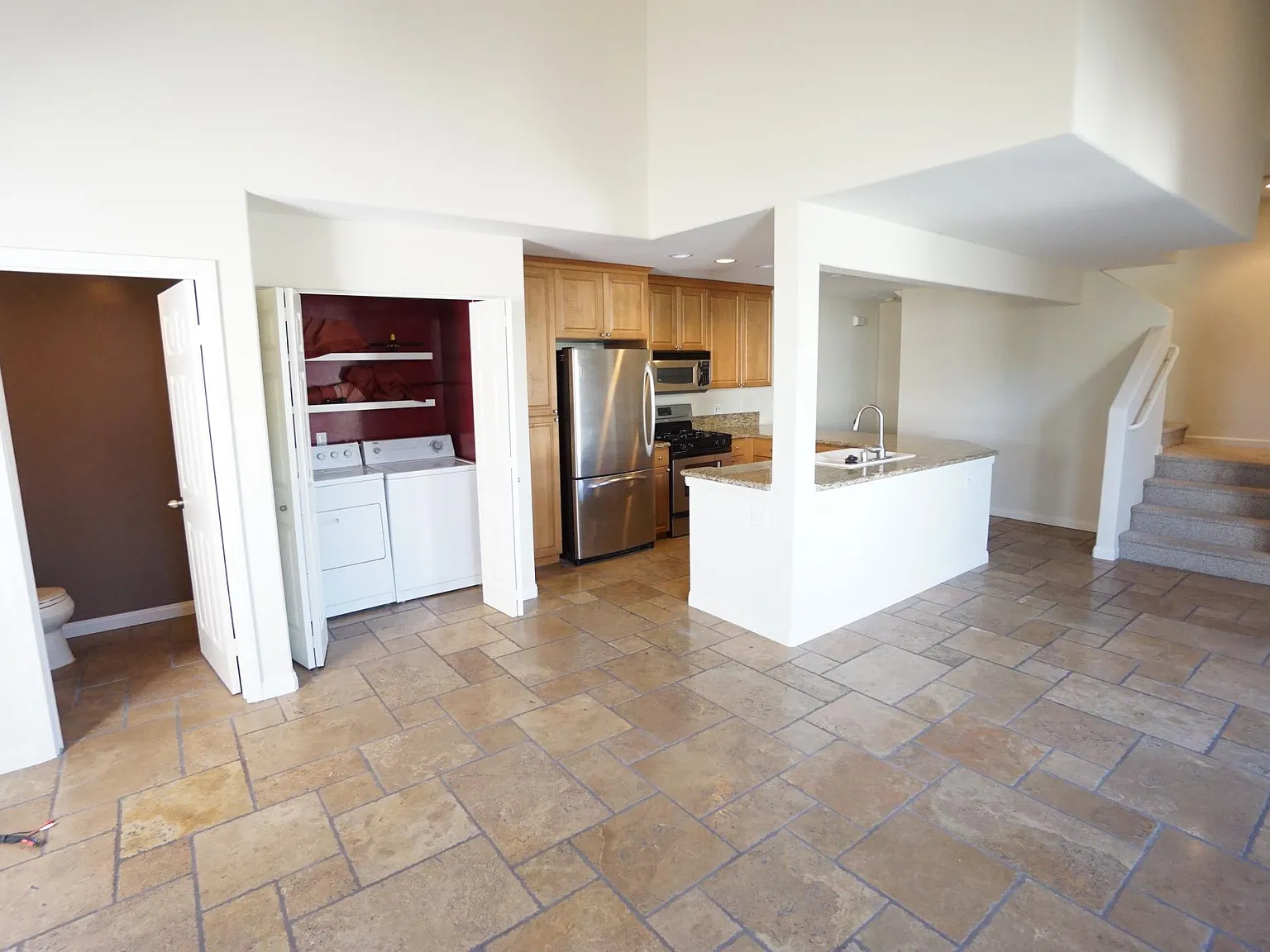 2 bed, 2.5 bath, 1390 sqft, $3,990 — Photo 3