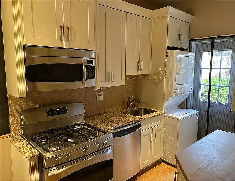 1 bed, 1.0 bath, 500 sqft, $1,693 — Photo 2
