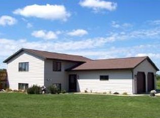 523 N Eagle Dr, Oconto Falls, WI 54154