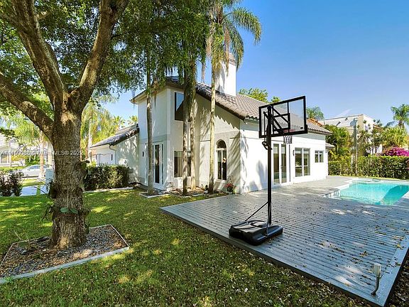 3rd image of 5433 NW 94th Doral Pl