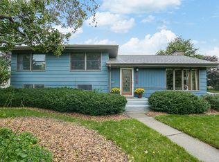 1975 Prior Ave N, Roseville, MN 55113