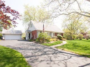 6035 Carpenter St, Downers Grove, IL 60516