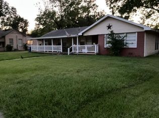 517 N Lake Ave, Eagle Lake, TX 77434