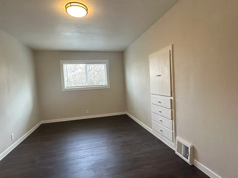 1740 Oxford St SE #9 — Photo 11