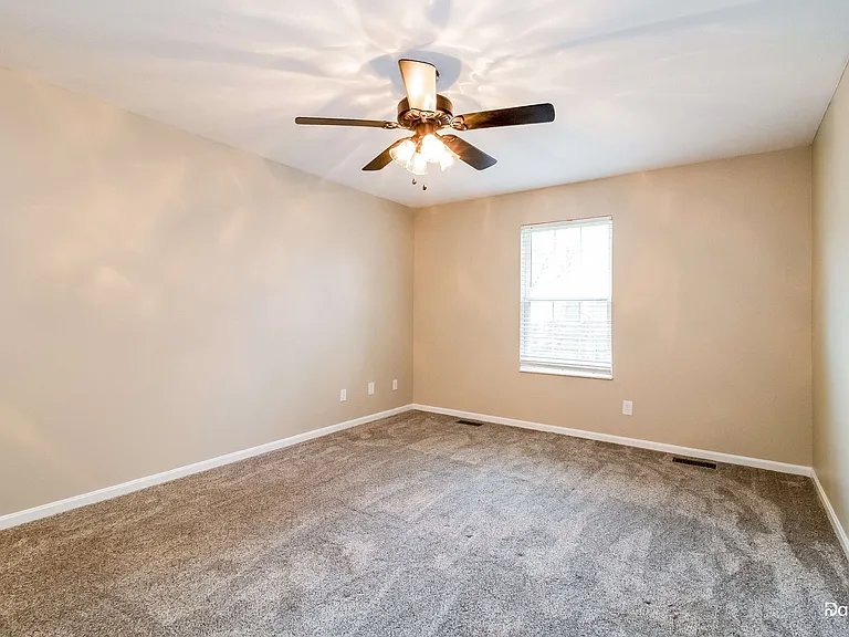 607 Fox Chase Way — Photo 8