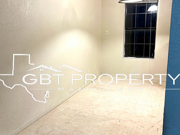 5th image of 208 N Church St #203