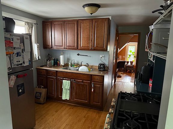 3rd image of 2819 W Lyndale St #2