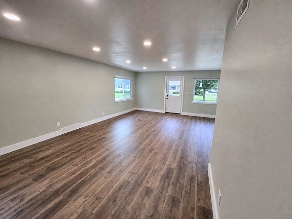 2nd image of 2514 Ingleside Dr