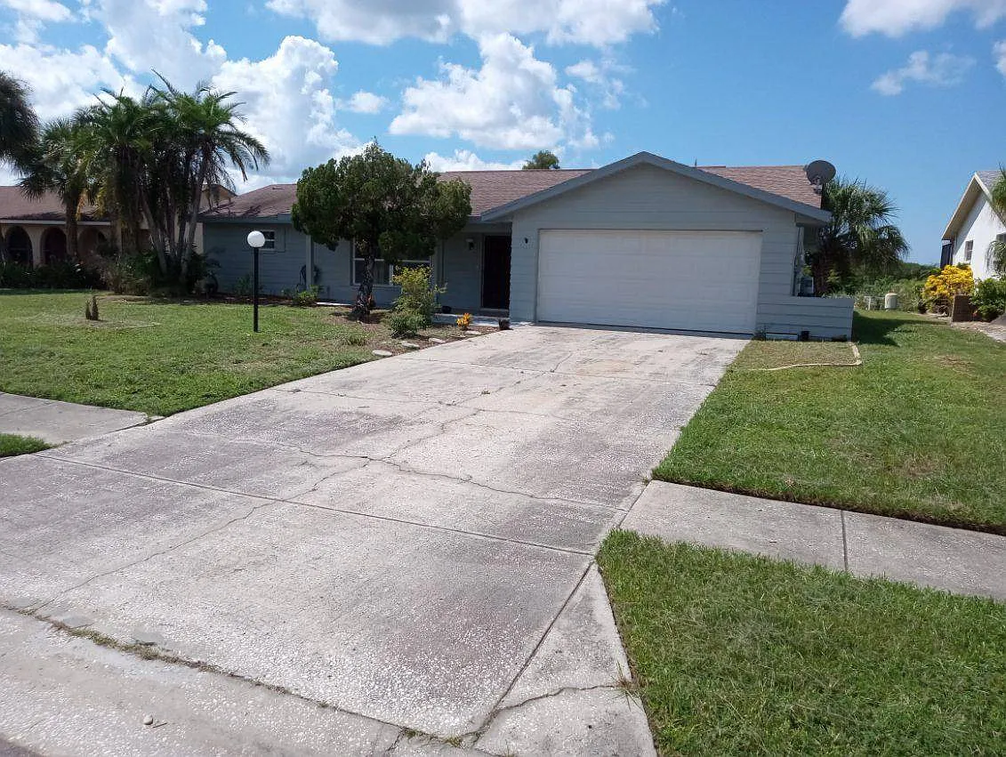 4 bed, 2.0 bath, 1930 sqft, $2,895 — Photo 1