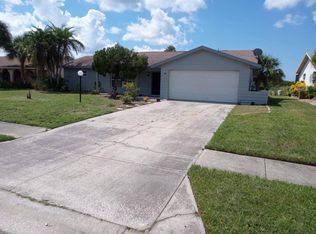 738 Flamingo Dr, Apollo Beach, FL 33572