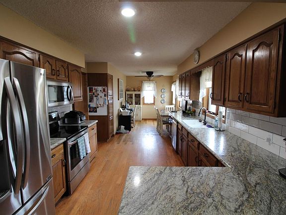 4th image of 1604 West Ave