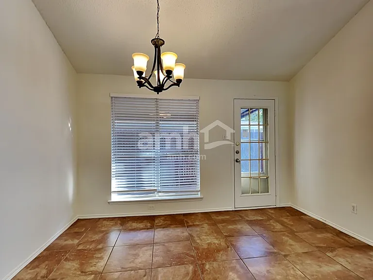 6404 Fern Meadow Dr — Photo 4