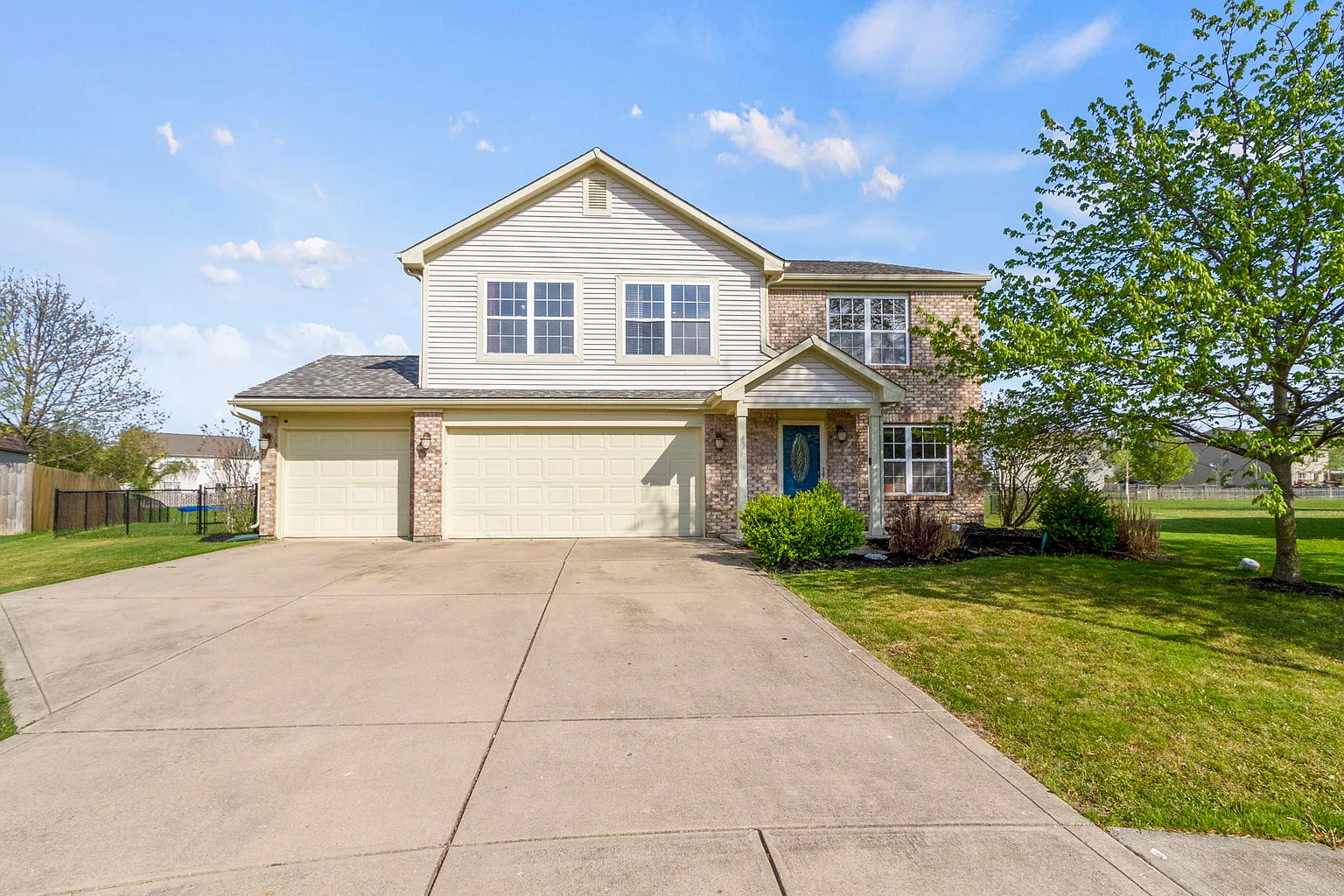 6832 N Lufkin Ct photo 1